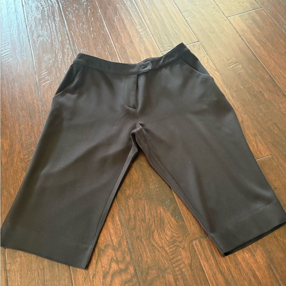 LILIBLEU Black Bermuda shorts.
